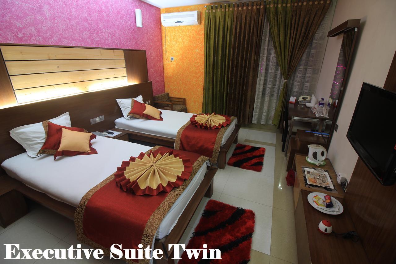 Tiger Garden Int Hotel Khulna Buitenkant foto
