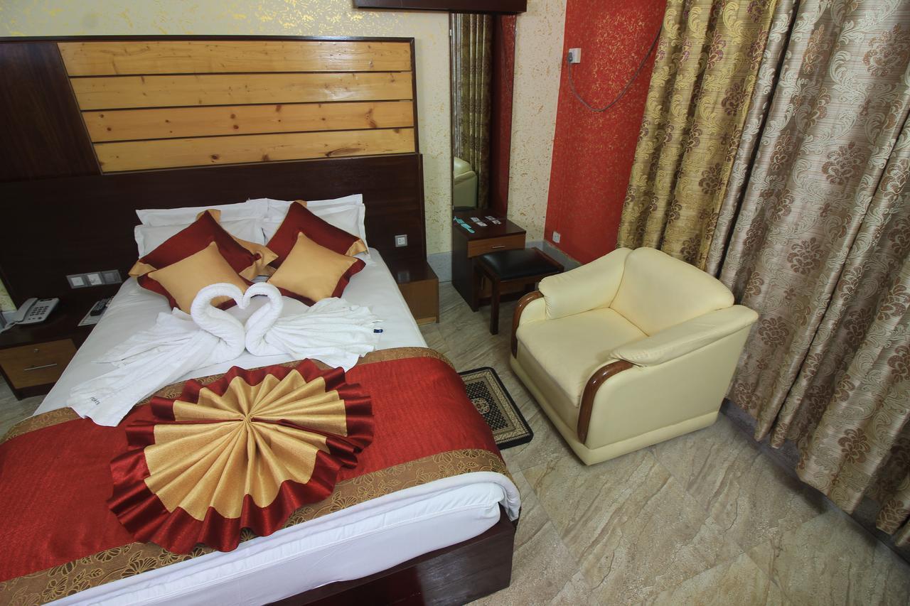 Tiger Garden Int Hotel Khulna Buitenkant foto